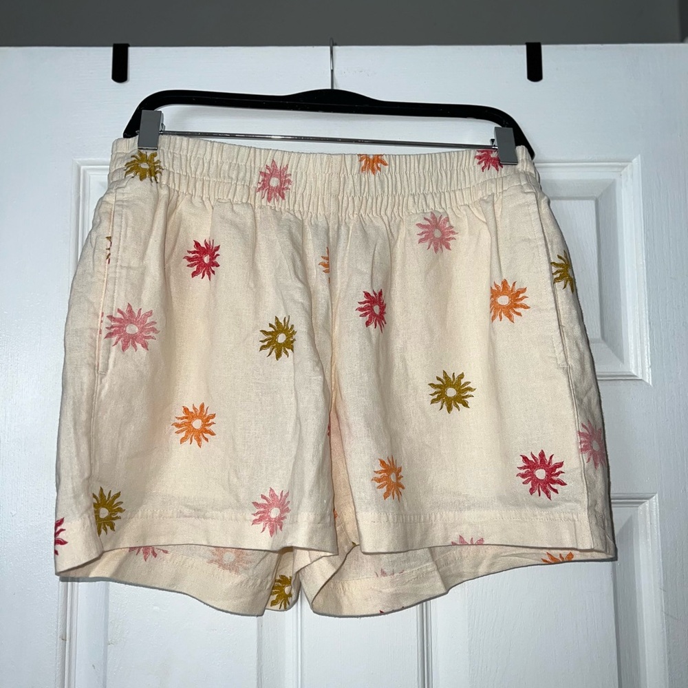 Old Navy Cream Floral High Waist Shorts